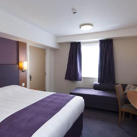 Premier Inn Inverness Centre - River Ness Экстерьер фото