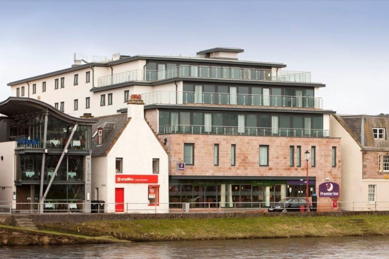 Premier Inn Inverness Centre - River Ness Экстерьер фото
