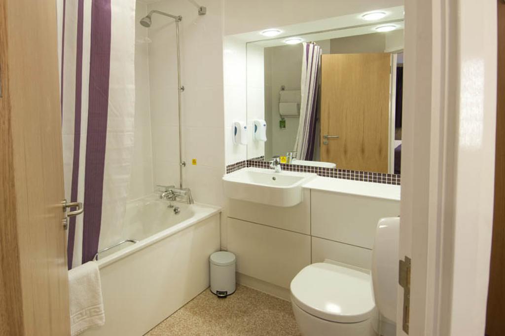 Premier Inn Inverness Centre - River Ness Номер фото
