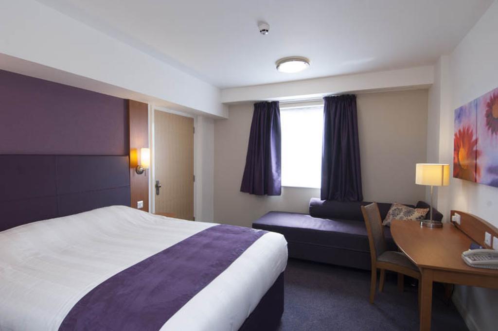 Premier Inn Inverness Centre - River Ness Экстерьер фото