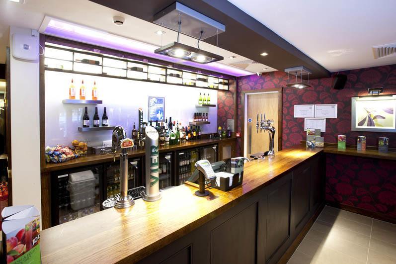 Premier Inn Inverness Centre - River Ness Экстерьер фото