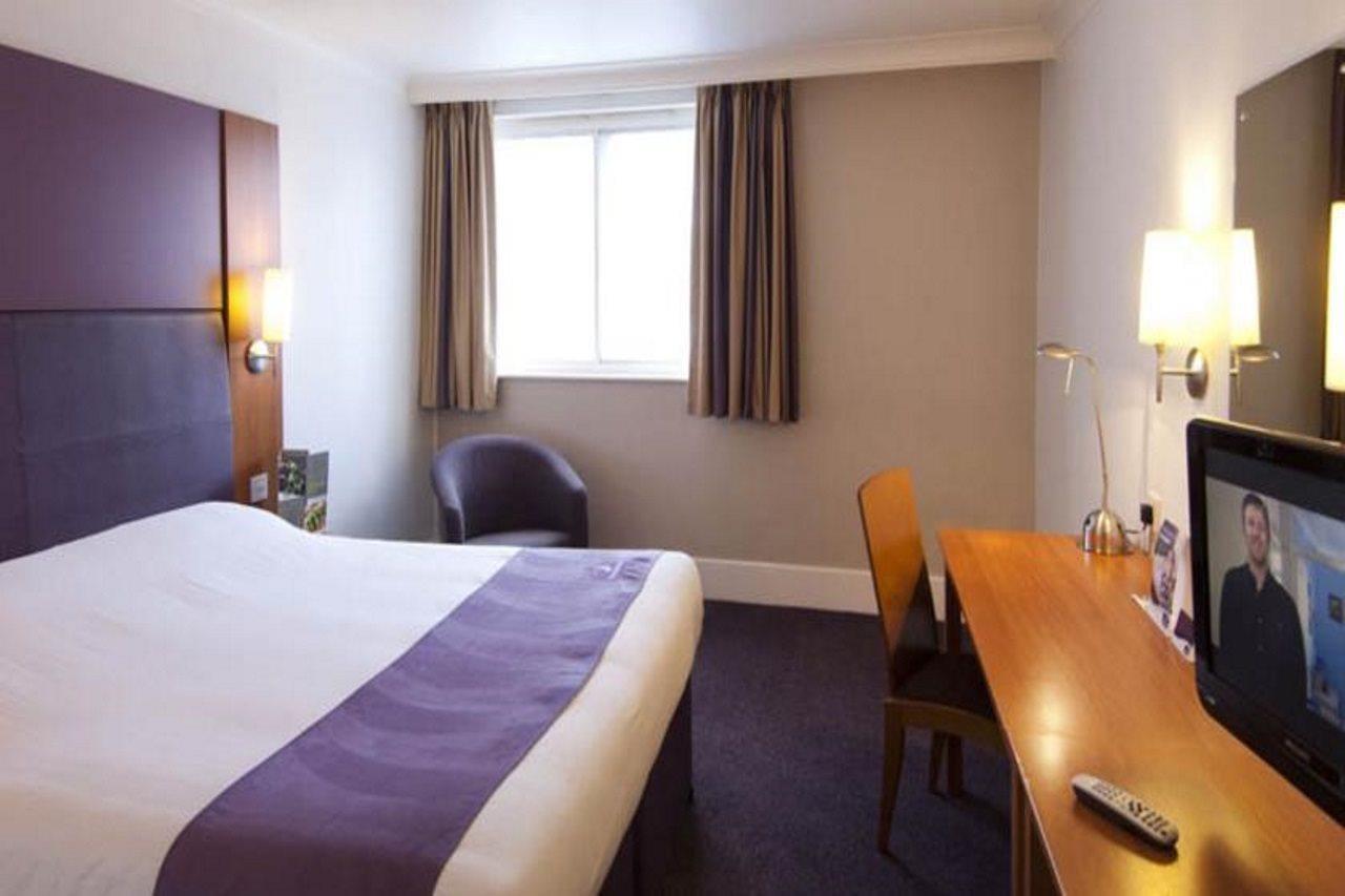 Premier Inn Inverness Centre - River Ness Экстерьер фото