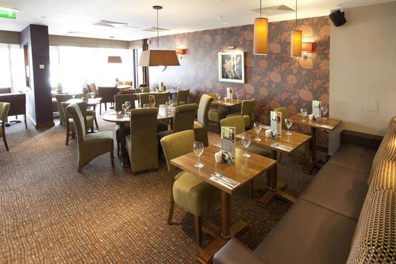 Premier Inn Inverness Centre - River Ness Экстерьер фото