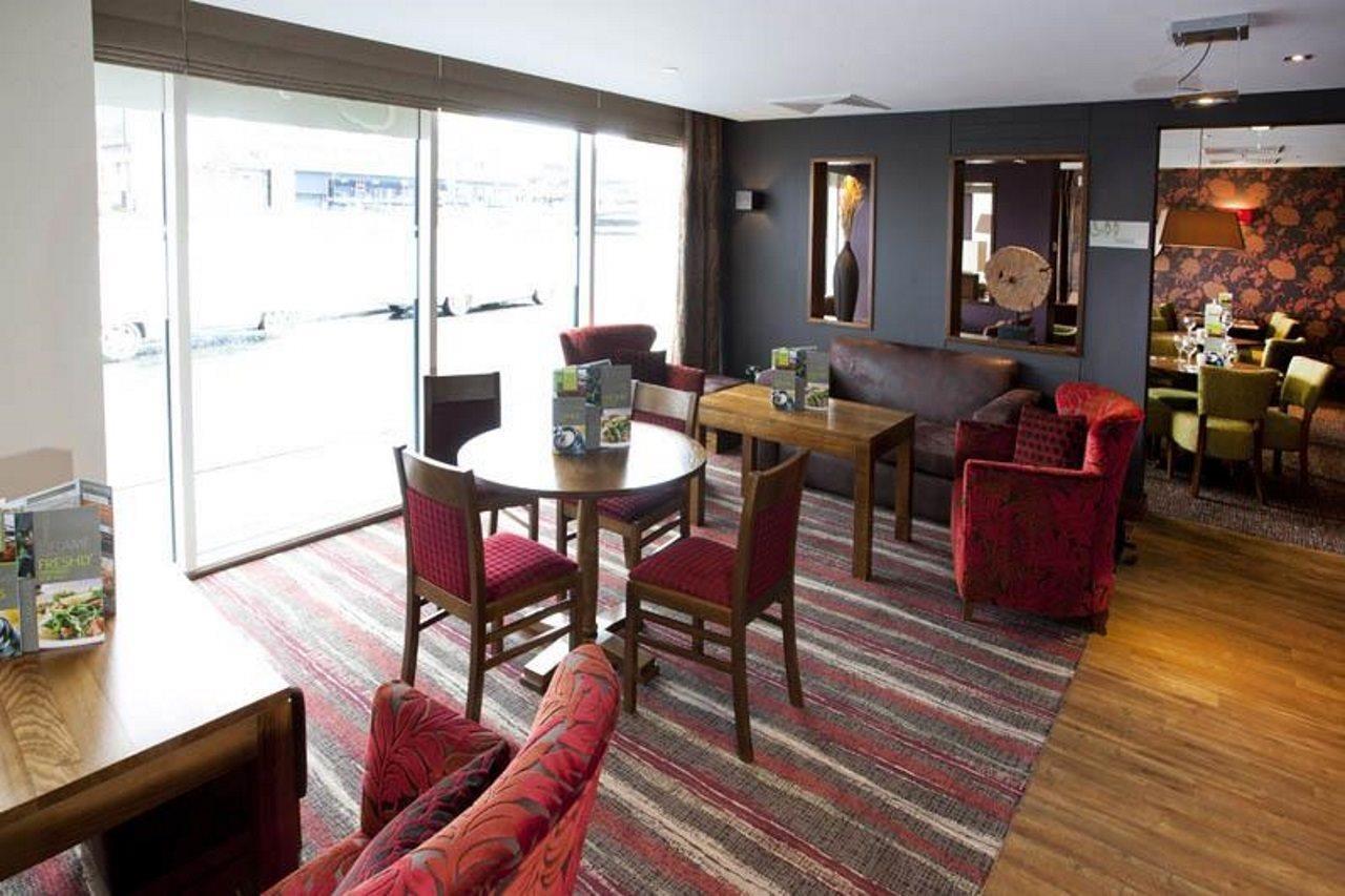 Premier Inn Inverness Centre - River Ness Экстерьер фото